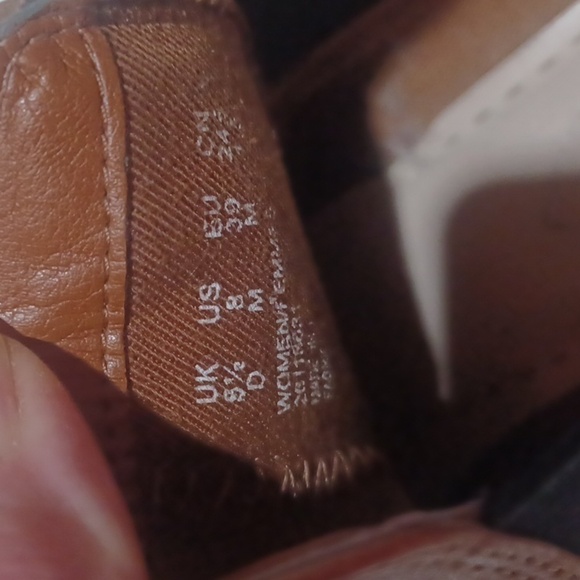 Clarke's Taylor Shine Somerset Chelsea Boot sz 8 - Picture 8 of 8